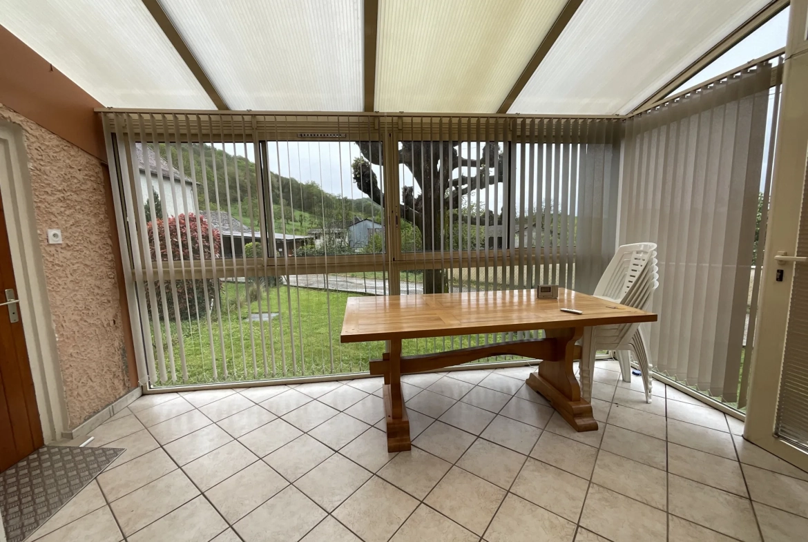 Maison à vendre à Saint-Sorlin-De-Morestel avec 4 chambres et grand jardin 