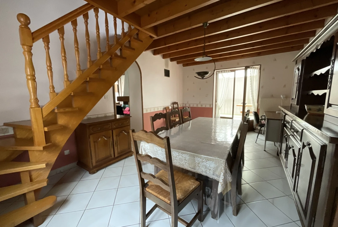 Maison à vendre à Saint-Sorlin-De-Morestel avec 4 chambres et grand jardin 
