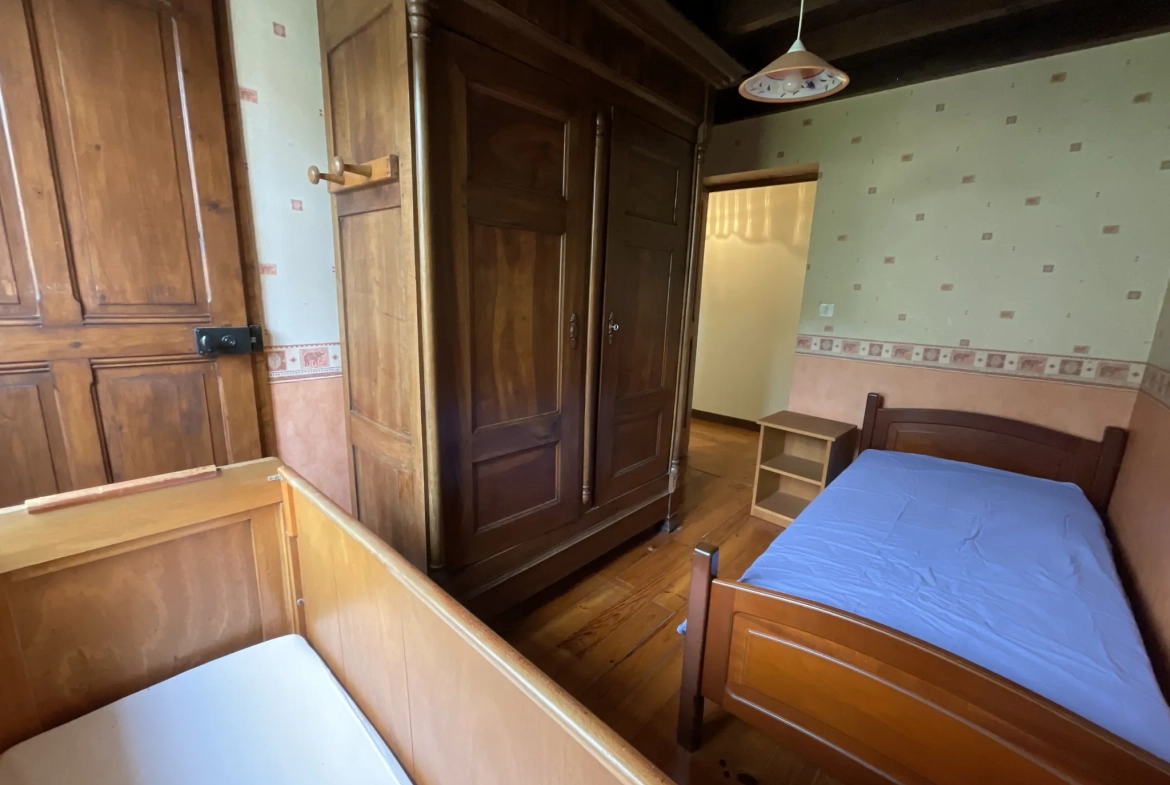 Maison à vendre à Saint-Sorlin-De-Morestel avec 4 chambres et grand jardin 