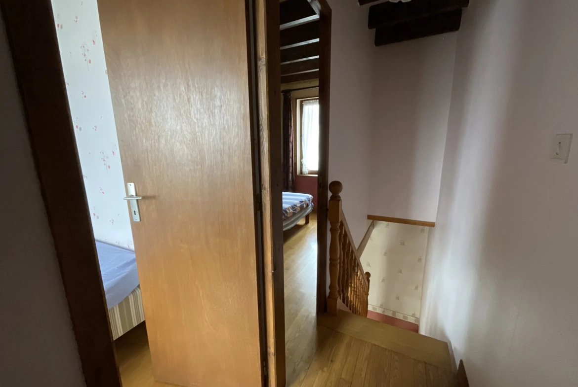 Maison à vendre à Saint-Sorlin-De-Morestel avec 4 chambres et grand jardin 