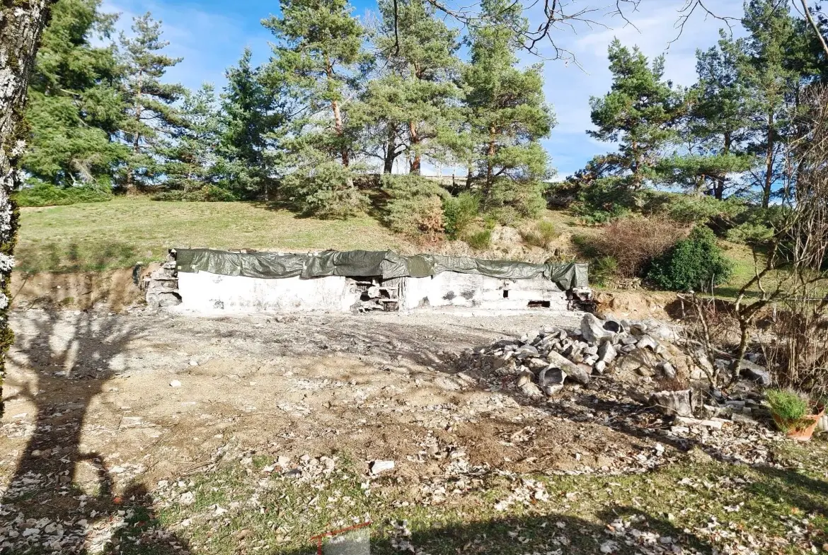 Terrain constructible de 7543 m² à Bansat avec vue sur les Puy 
