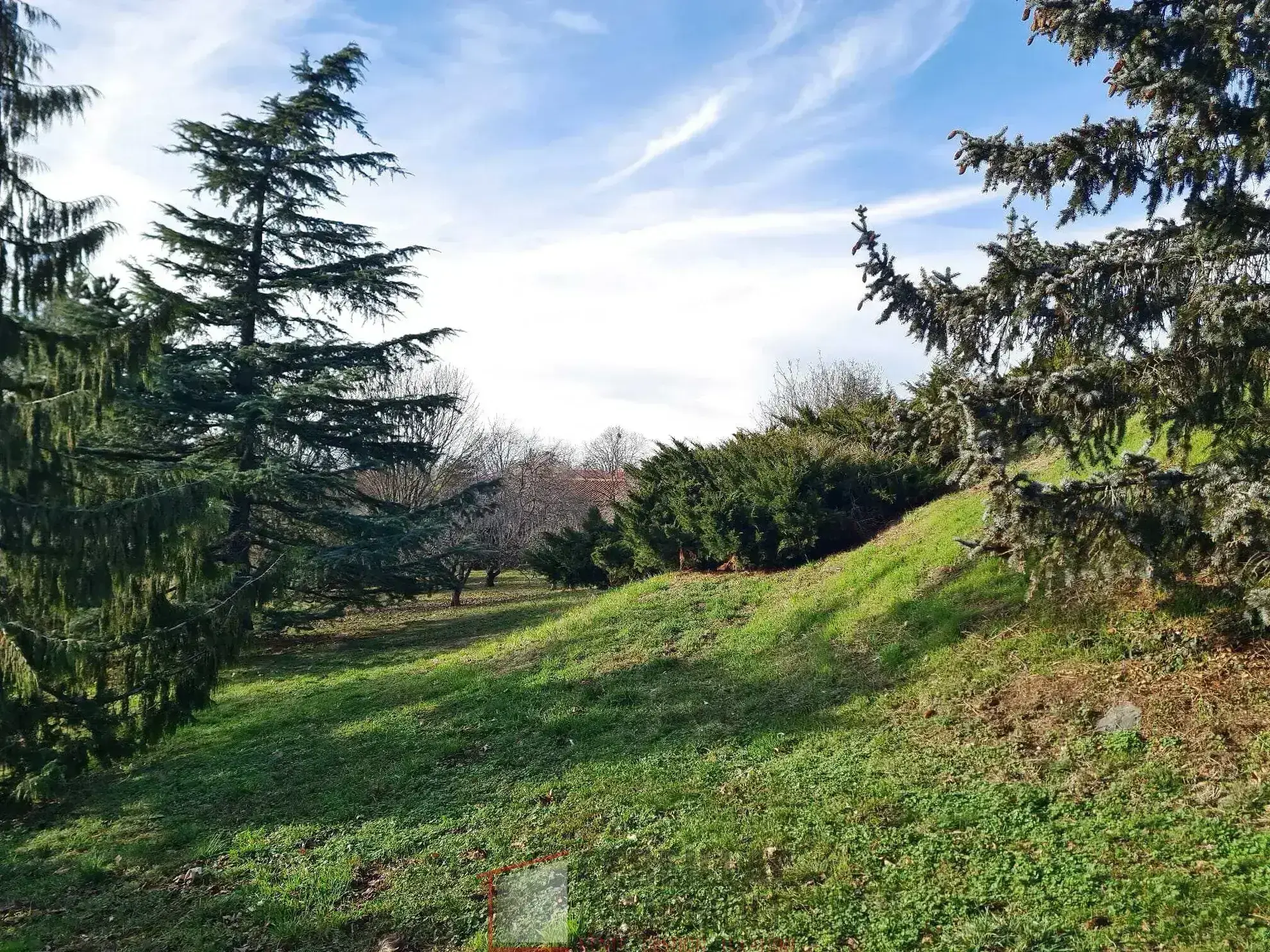 Terrain constructible de 7543 m² à Bansat avec vue sur les Puy 