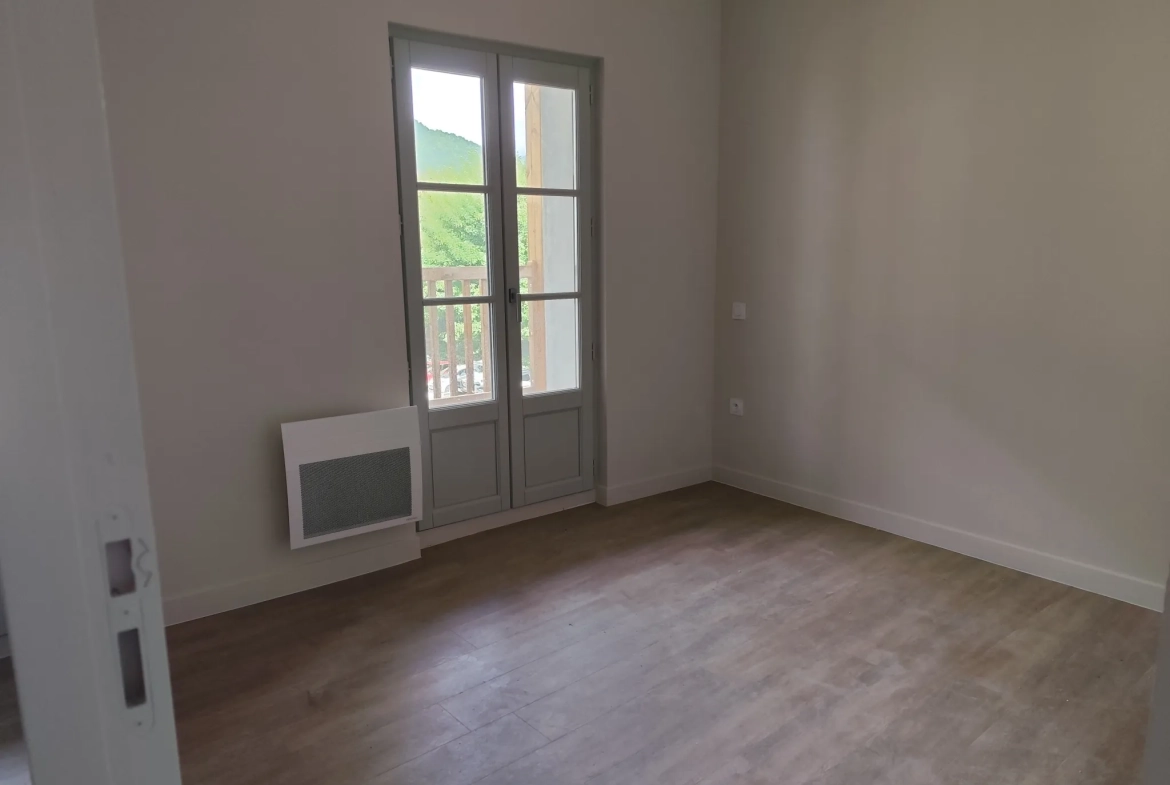Appartement 52 m² en centre-ville de Bagnères de Luchon avec terrasse et cave 