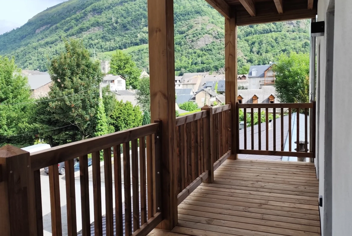 Appartement 52 m² en centre-ville de Bagnères de Luchon avec terrasse et cave 