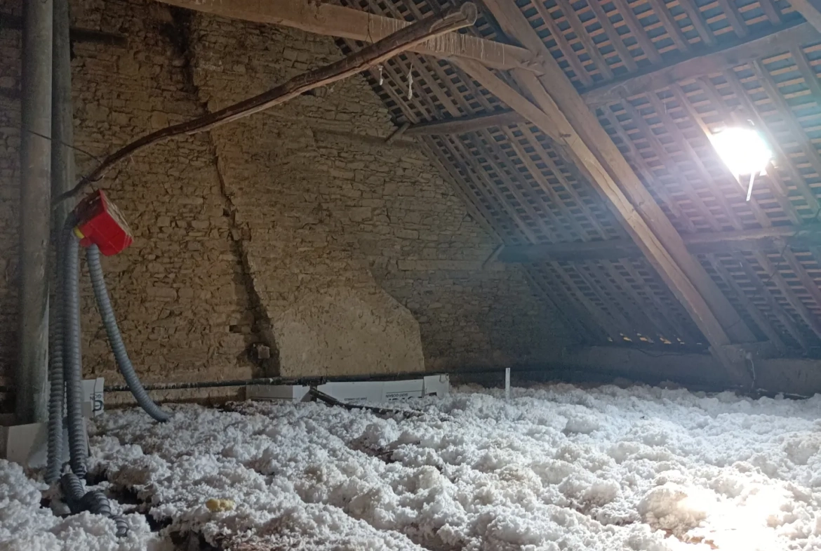 Longère de plain-pied avec corps de ferme en campagne proche Rennes et Vitré 