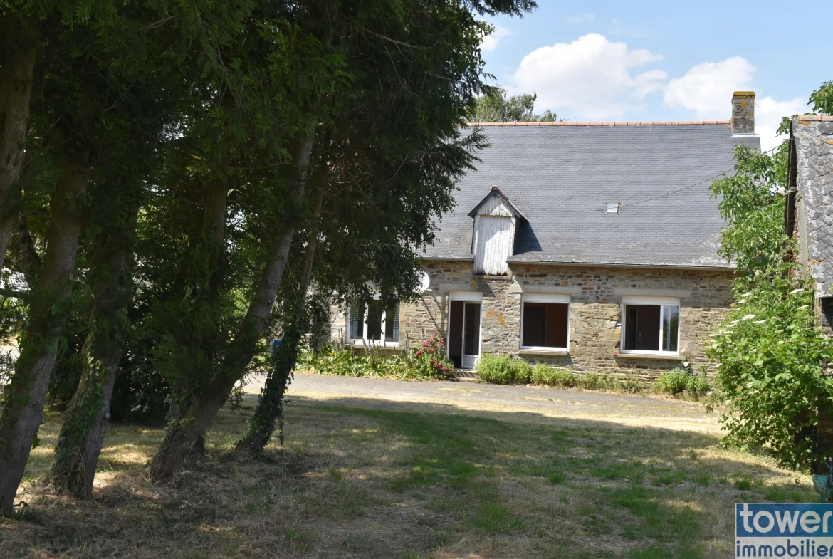 Longère de plain-pied avec corps de ferme en campagne proche Rennes et Vitré 