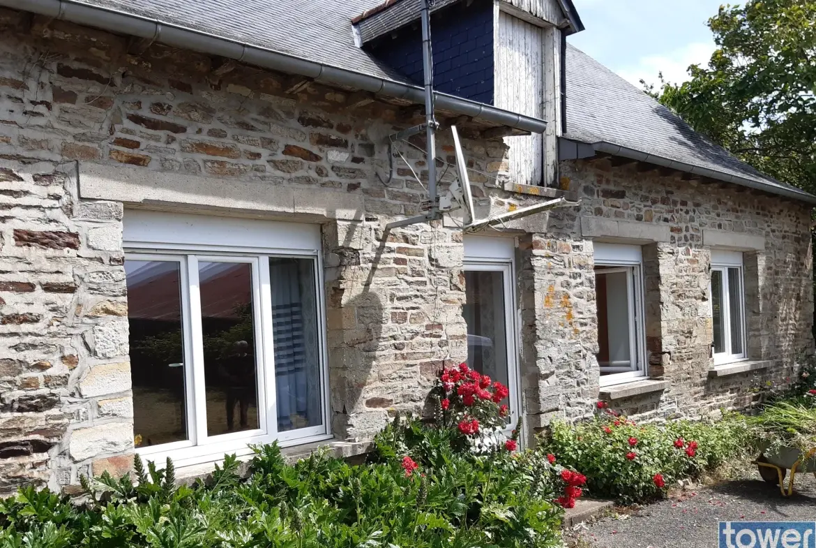 Longère de plain-pied avec corps de ferme en campagne proche Rennes et Vitré 