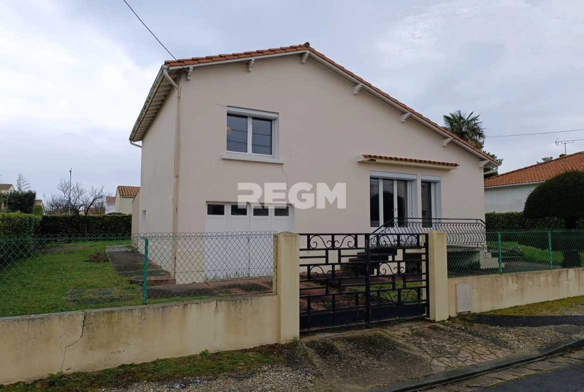 Maison 4 pièces à Saint-Georges-de-Didonne avec garage et potentiel d'extension 