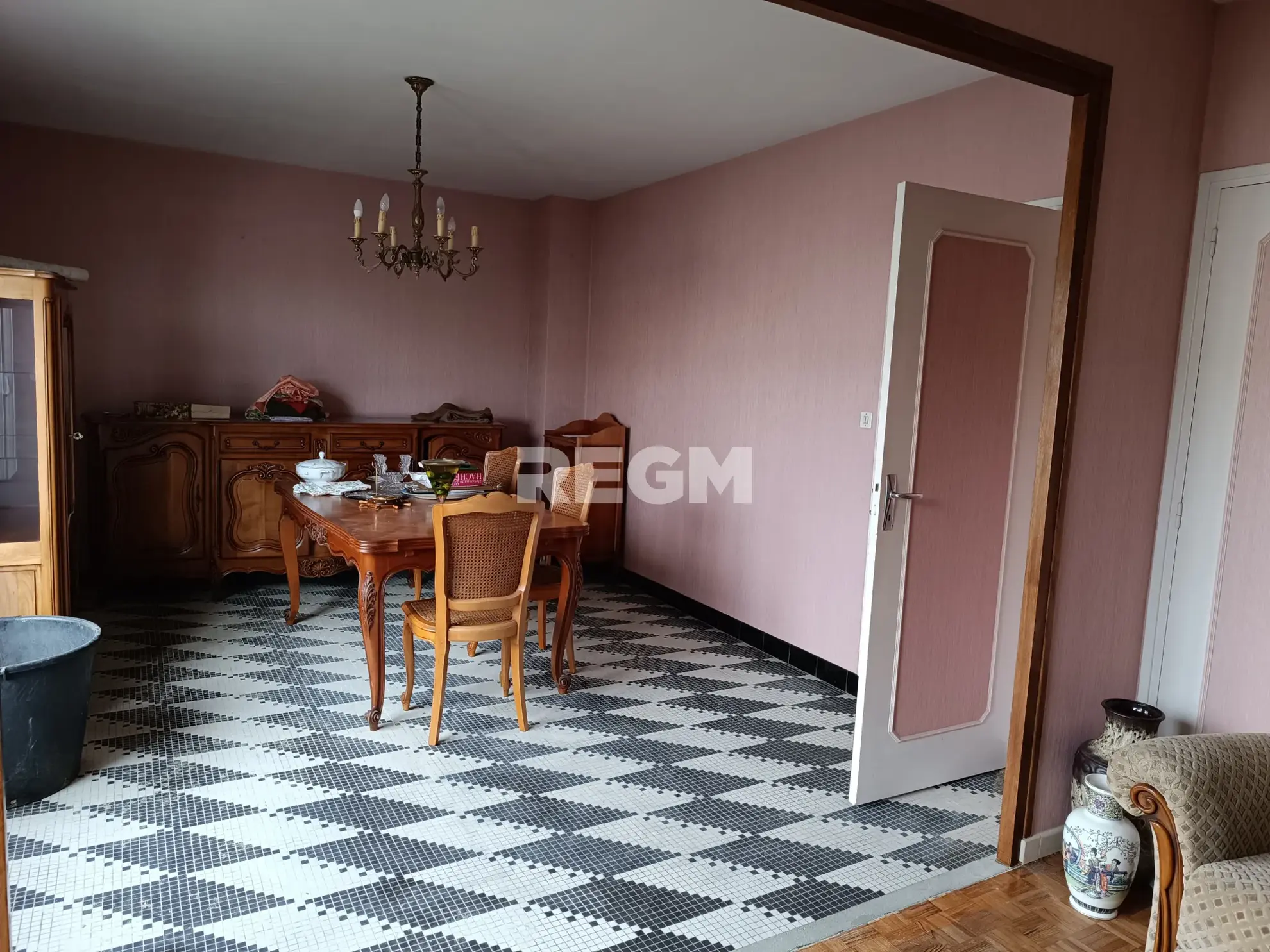 Maison 4 pièces à Saint-Georges-de-Didonne avec garage et potentiel d'extension 
