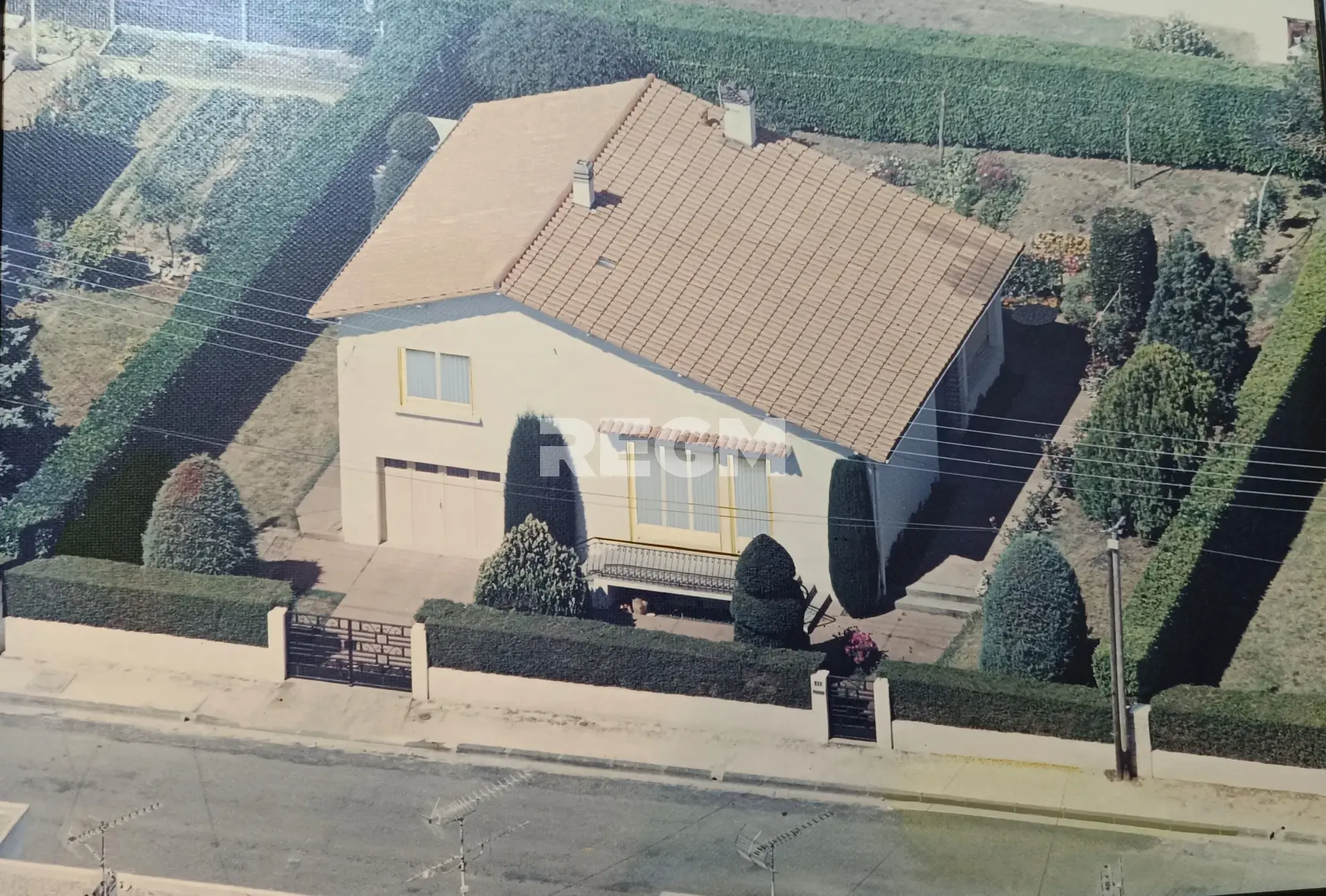 Maison 4 pièces à Saint-Georges-de-Didonne avec garage et potentiel d'extension 