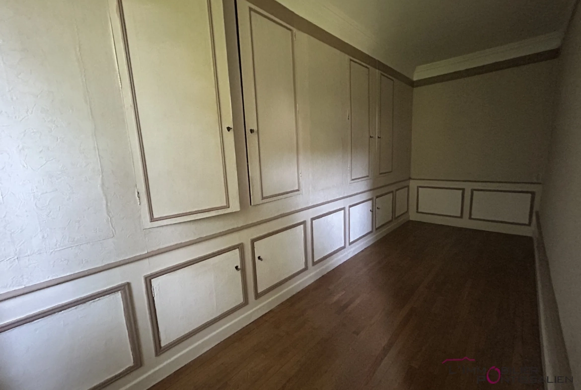 Appartement de caractère T3 à Pontarlier Centre-Ville, rénové, idéal investissement 