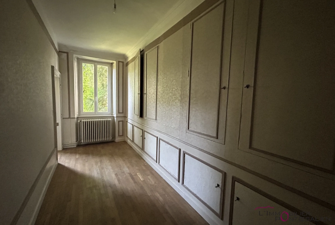 Appartement de caractère T3 à Pontarlier Centre-Ville, rénové, idéal investissement 