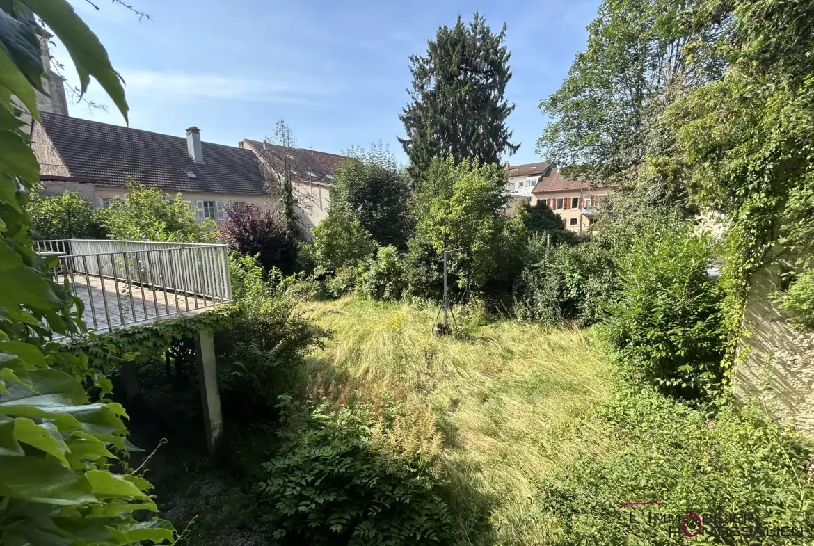 Appartement de caractère T3 à Pontarlier Centre-Ville, rénové, idéal investissement 
