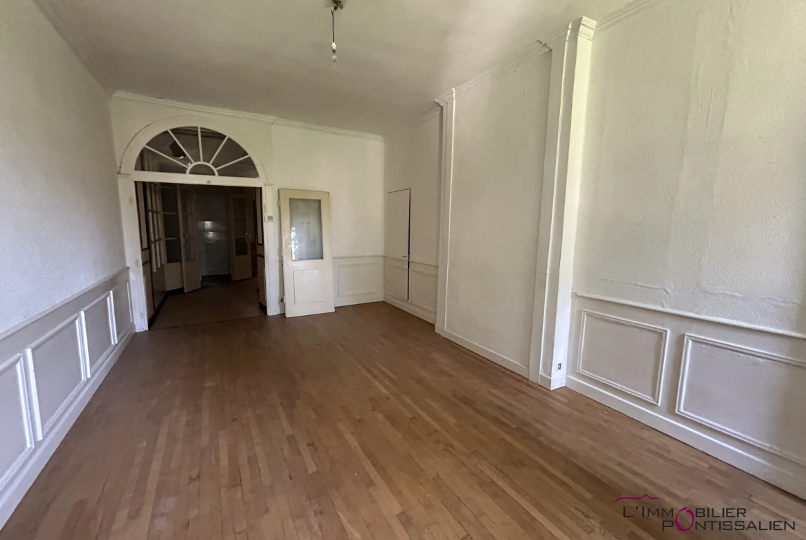 Appartement de caractère T3 à Pontarlier Centre-Ville, rénové, idéal investissement 