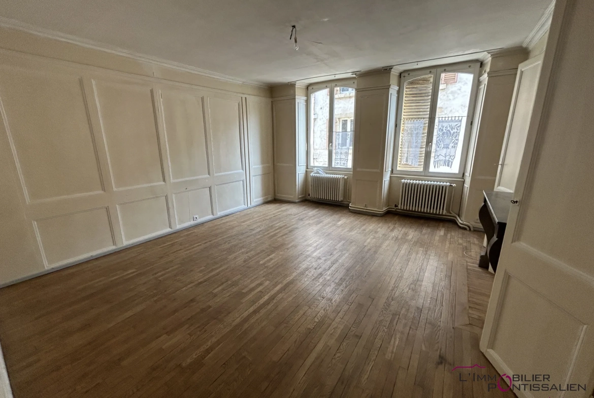 Appartement de caractère T3 à Pontarlier Centre-Ville, rénové, idéal investissement 