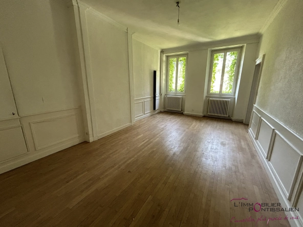 Appartement de caractère T3 à Pontarlier Centre-Ville, rénové, idéal investissement