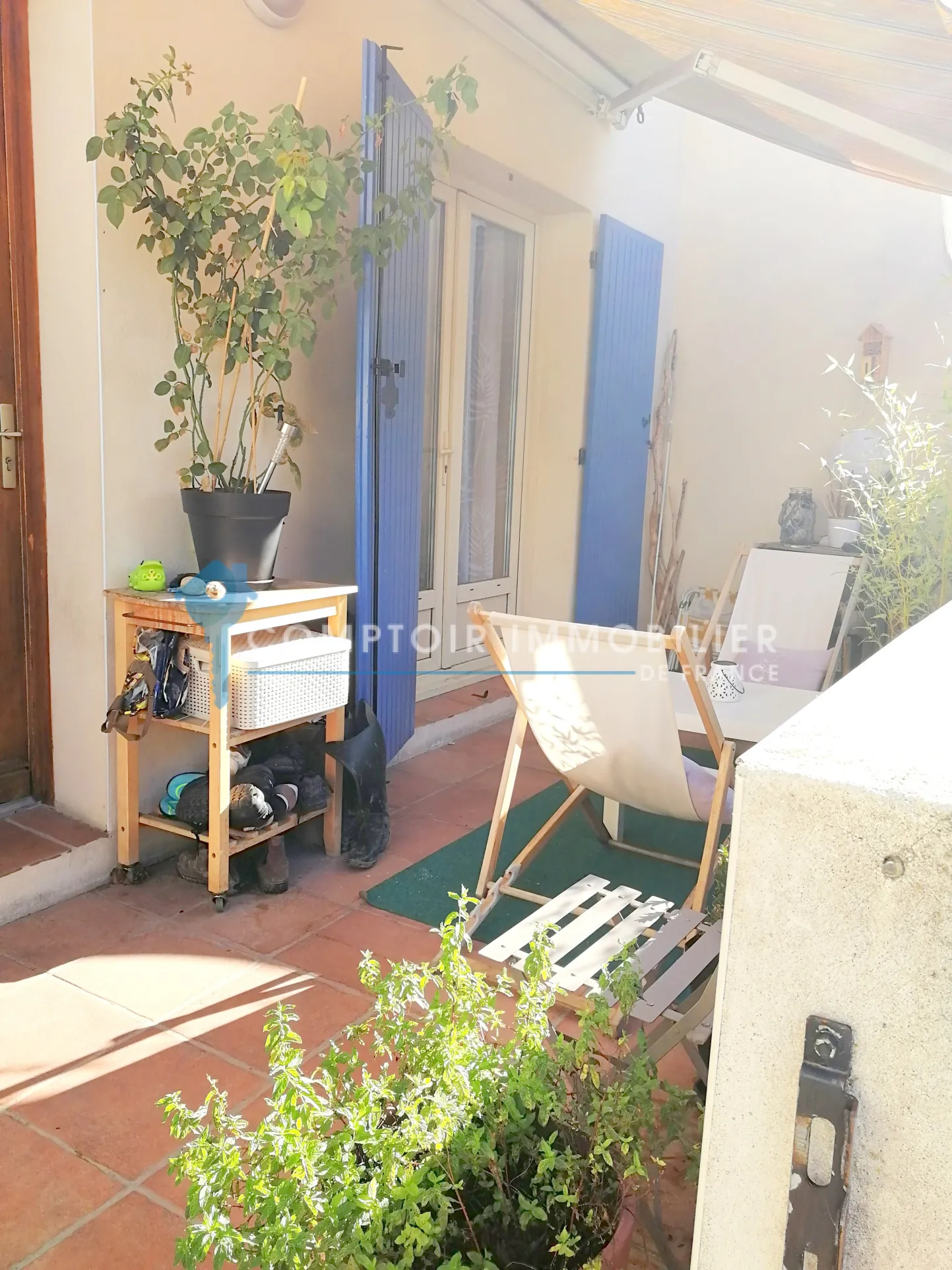 Appartement T3 duplex avec terrasse et parking à Calvisson 