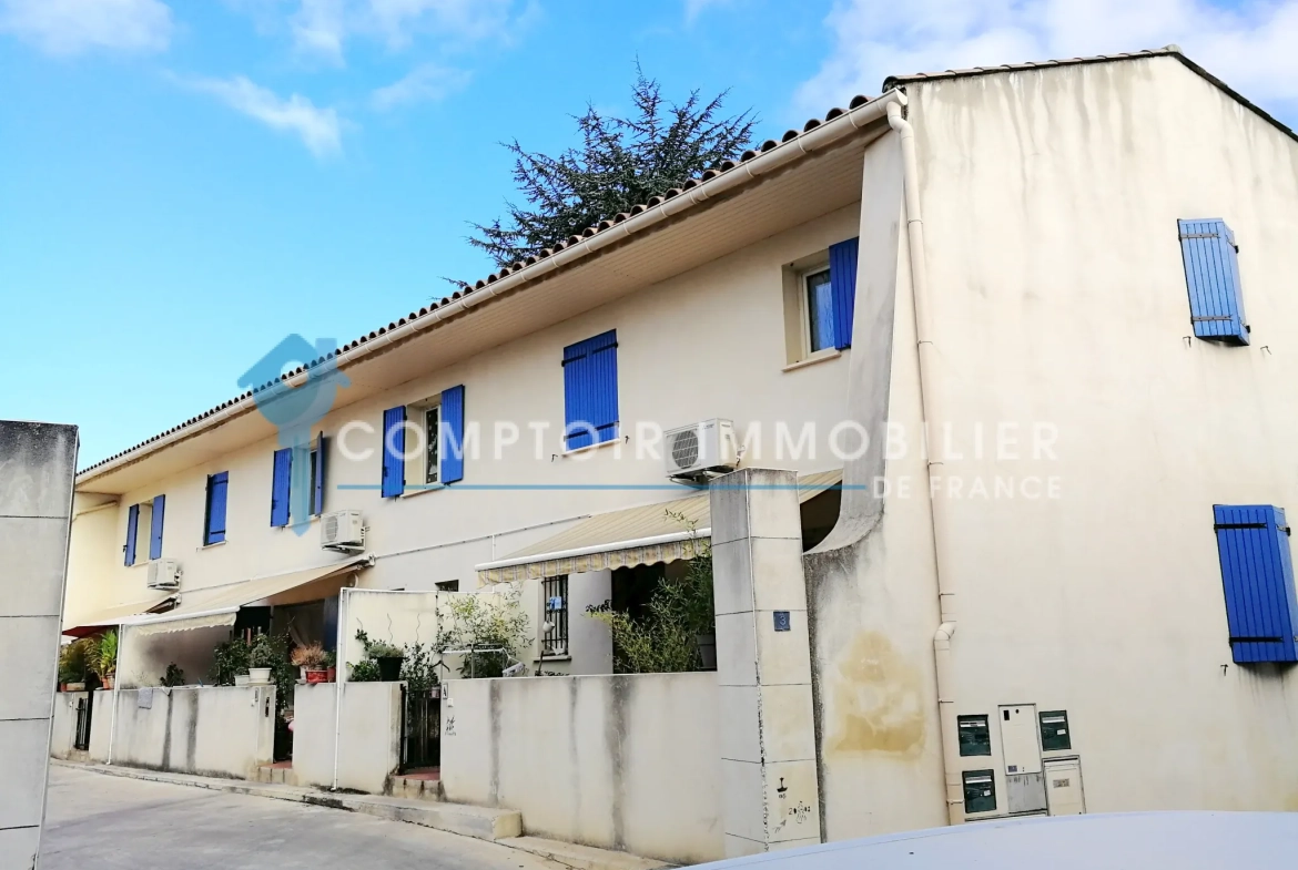 Appartement T3 duplex avec terrasse et parking à Calvisson 
