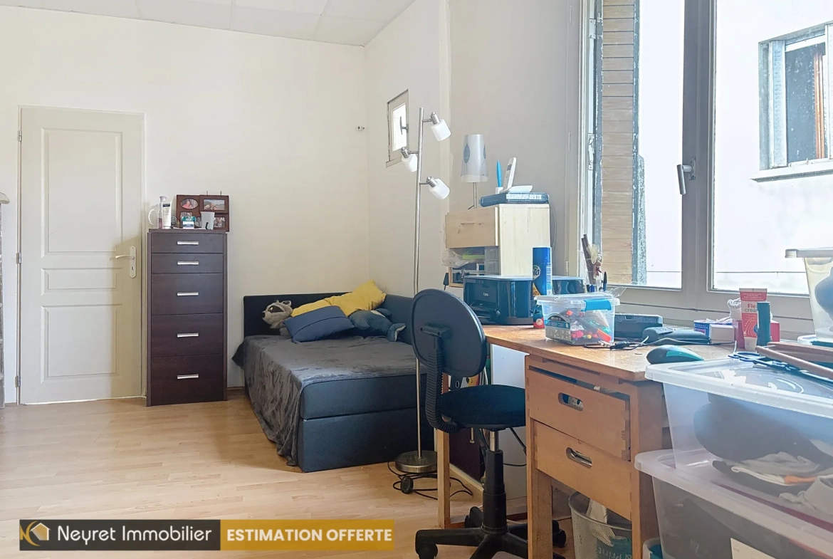 Appartement indépendant avec terrasse au cœur de Grigny - 80 m² 