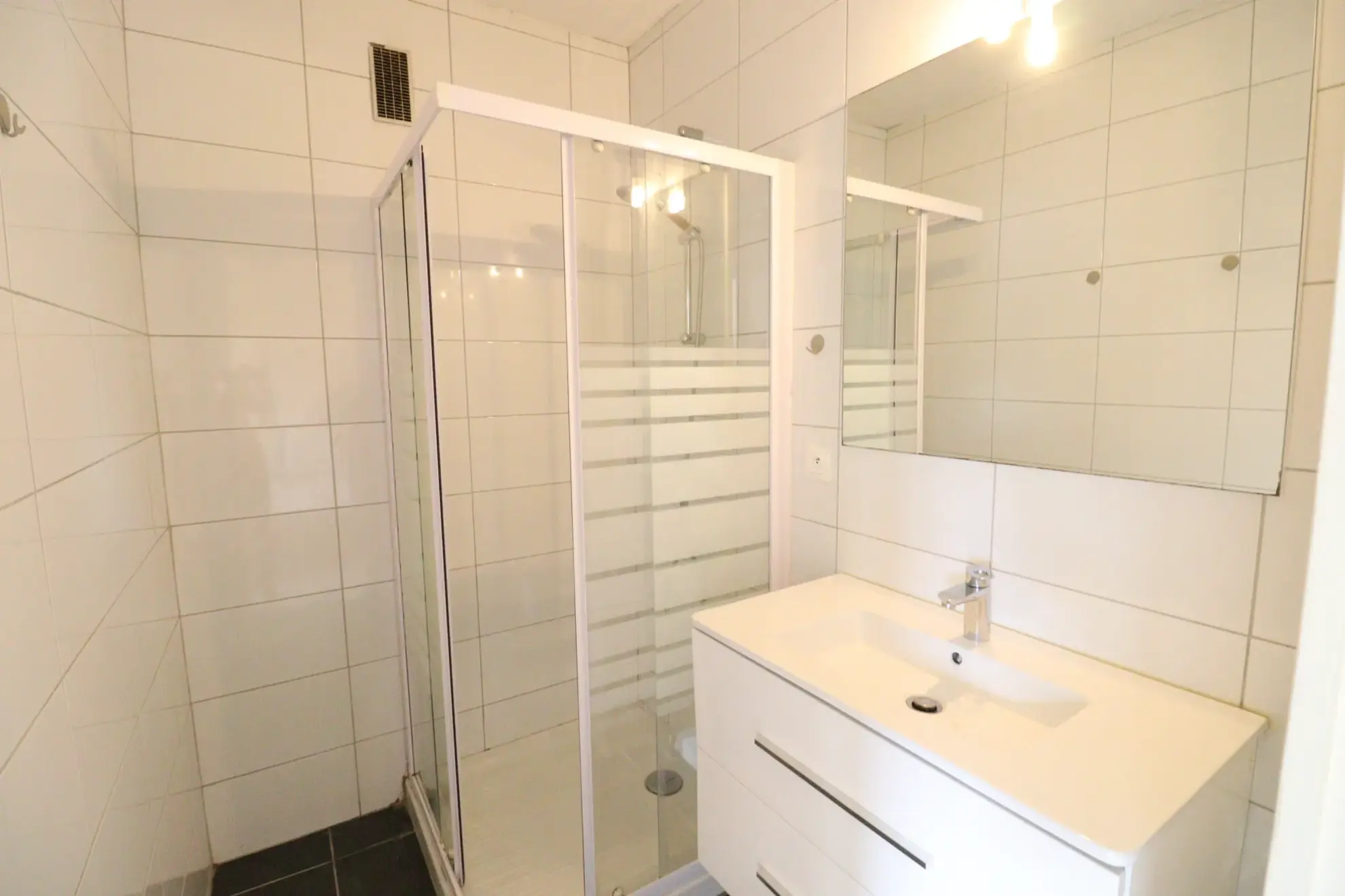 Appartement T2 lumineux avec balcon à Grenoble proche Parc Paul Mistral 