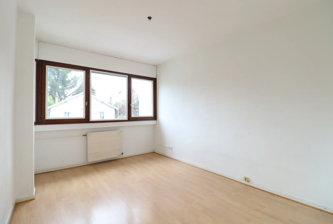 Appartement T2 lumineux avec balcon à Grenoble proche Parc Paul Mistral 