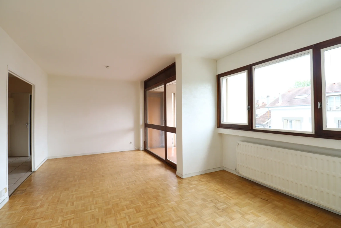 Appartement T2 lumineux avec balcon à Grenoble proche Parc Paul Mistral 