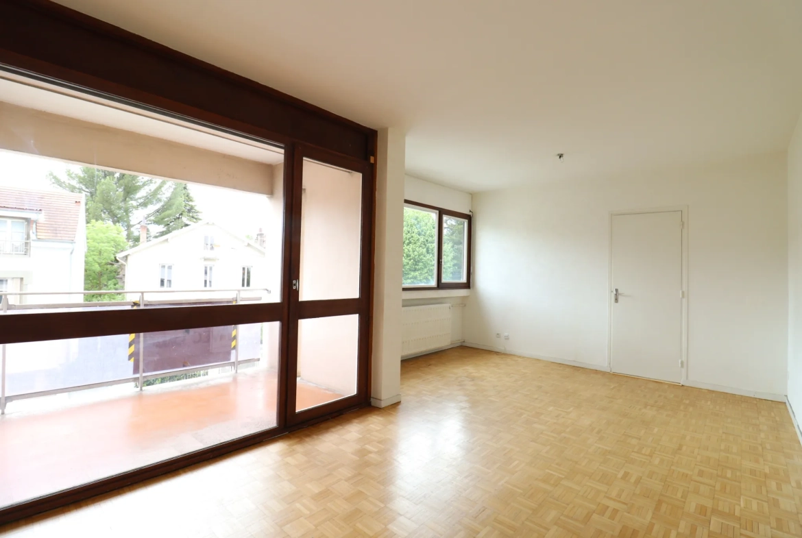 Appartement T2 lumineux avec balcon à Grenoble proche Parc Paul Mistral 