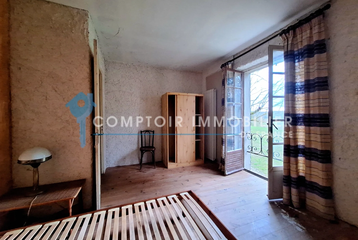 Charmante maison ancienne à rénover de 142 m² avec grand jardin à Puylaurens 