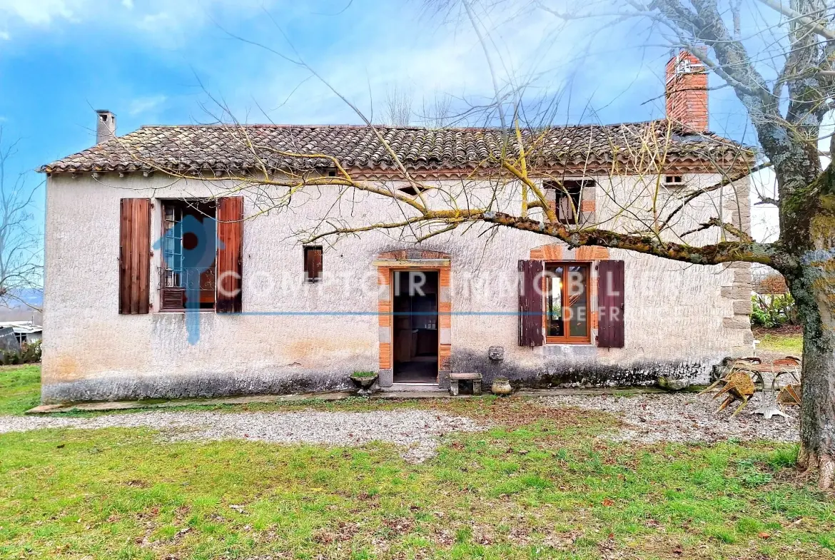 Charmante maison ancienne à rénover de 142 m² avec grand jardin à Puylaurens 