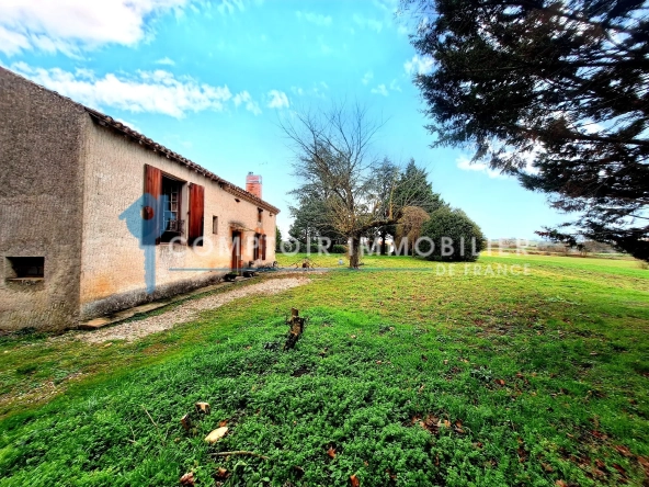 Charmante maison ancienne à rénover de 142 m² avec grand jardin à Puylaurens