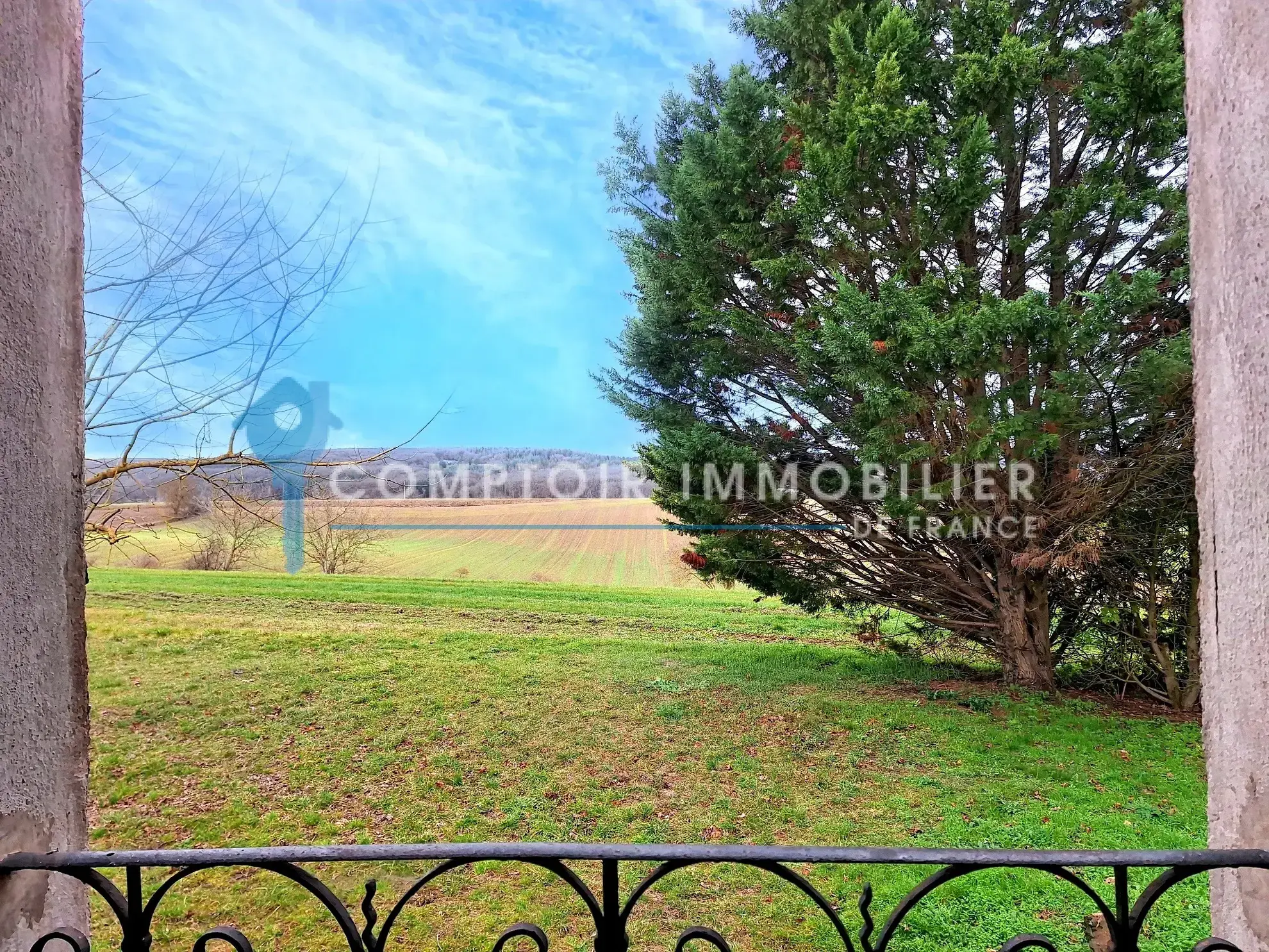 Charmante maison ancienne à rénover de 142 m² avec grand jardin à Puylaurens 