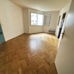 Appartement T2 avec parking à Aubervilliers près du métro, résidence récente