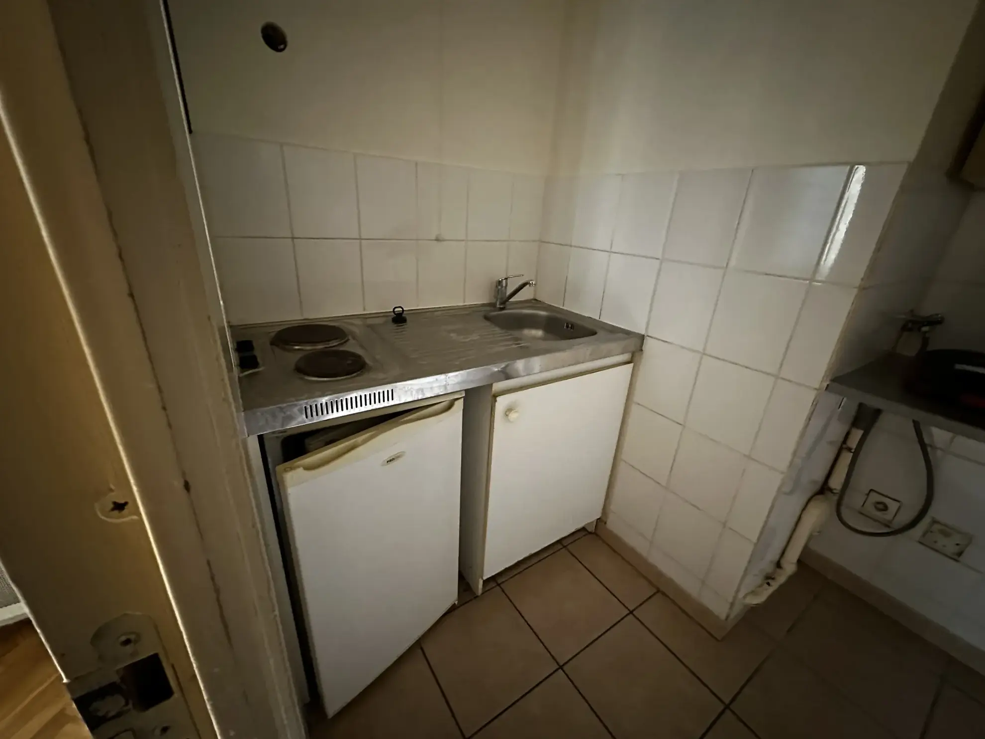 Appartement T2 avec parking à Aubervilliers près du métro, résidence récente 