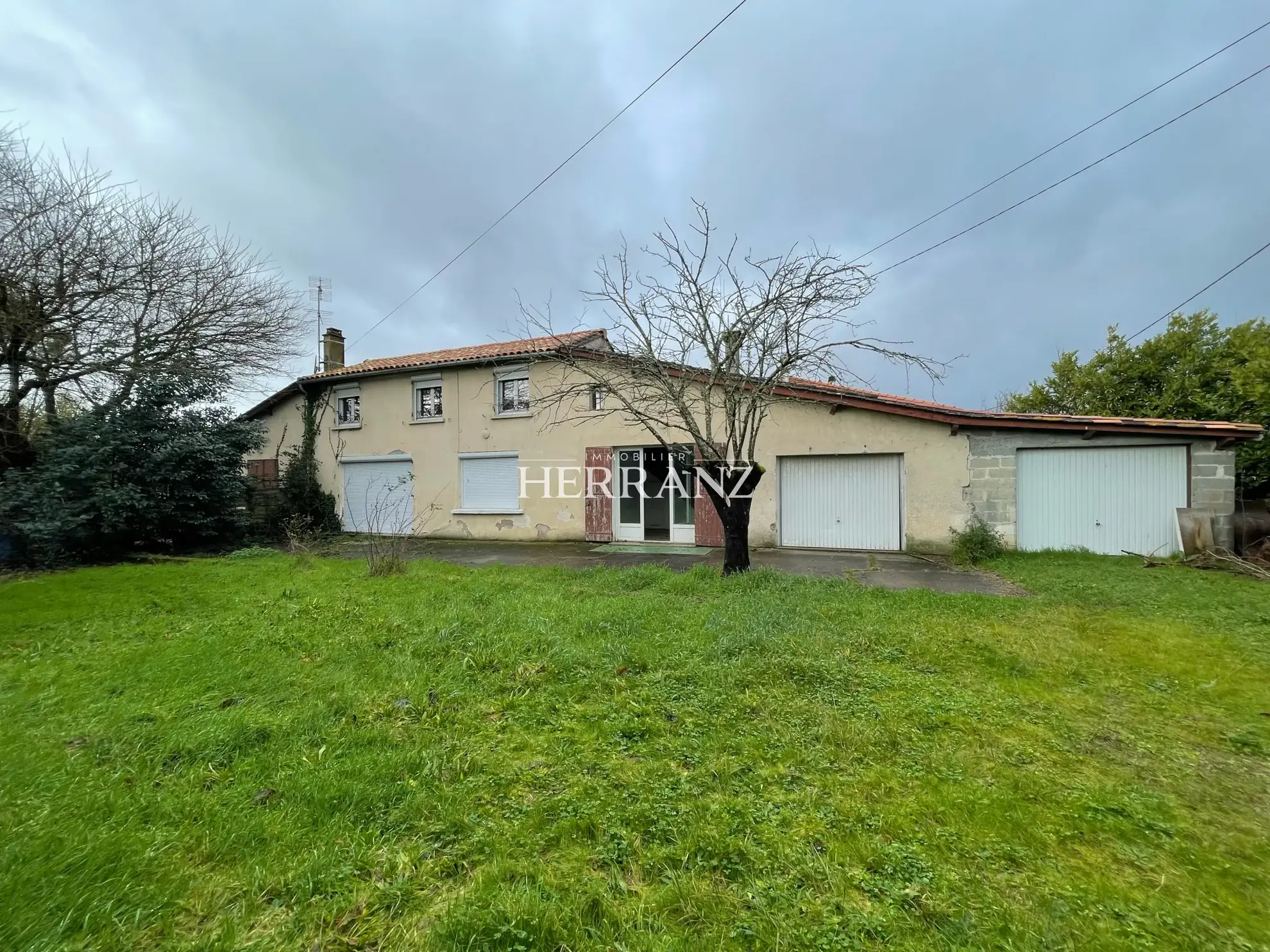 Maison à rénover de 120 m² à Coutras, proche centre-ville et commerces 