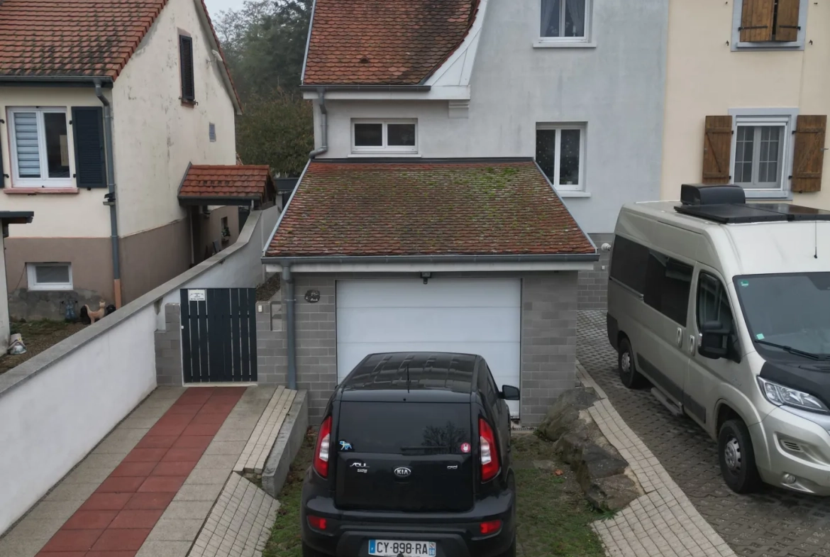 Villa familiale à vendre à Ensisheim de 115m² avec terrasse et garages 