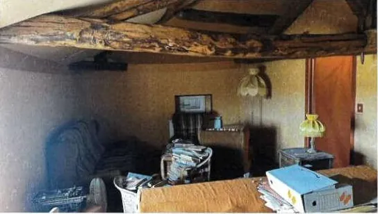 Vente aux enchères d’une maison spacieuse de 226 m² à Échallat avec 5 chambres 