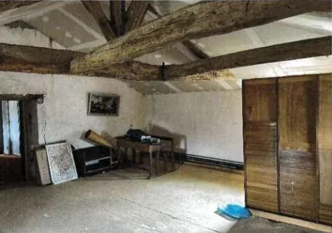 Vente aux enchères d’une maison spacieuse de 226 m² à Échallat avec 5 chambres 