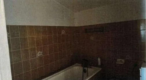 Vente aux enchères d’une maison spacieuse de 226 m² à Échallat avec 5 chambres 