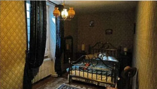 Vente aux enchères d’une maison spacieuse de 226 m² à Échallat avec 5 chambres 
