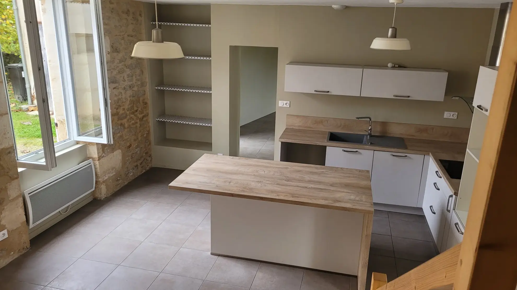 Maison de village rénovée avec jardin et garage à Bieujac près de Langon 