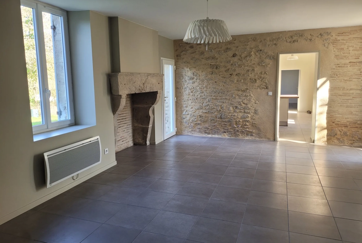 Maison de village rénovée avec jardin et garage à Bieujac près de Langon 