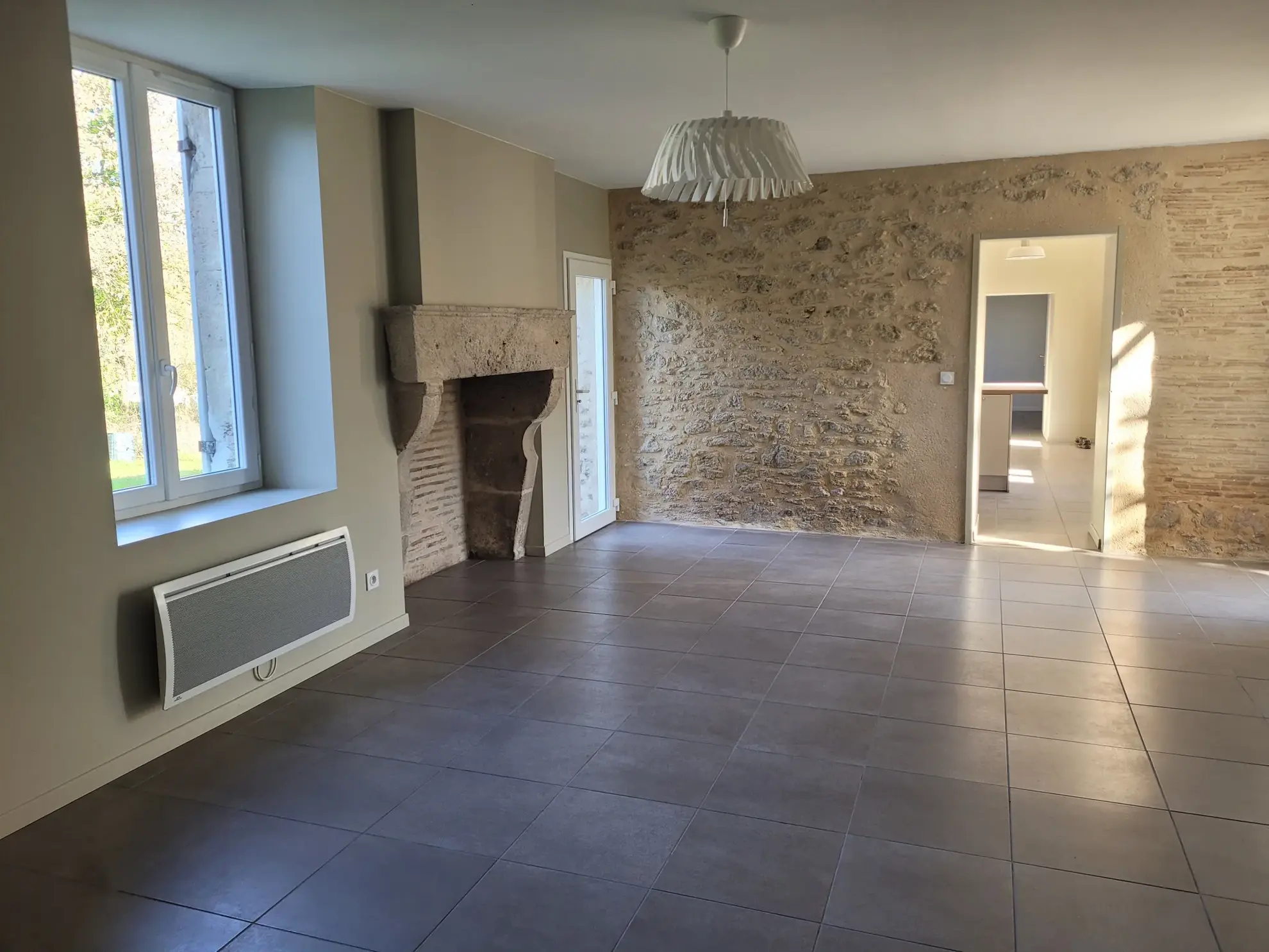 Maison de village rénovée avec jardin et garage à Bieujac près de Langon 