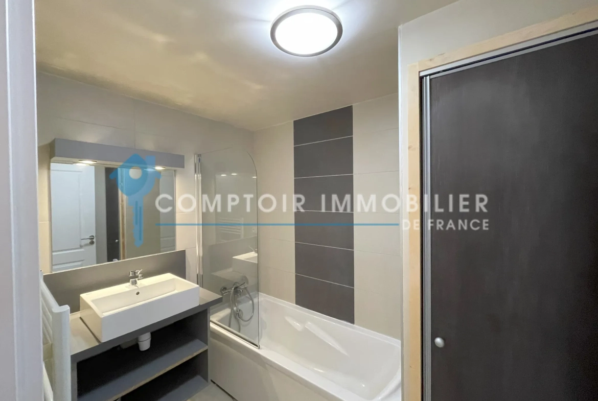 Appartement T3 avec terrasse et parking à Remoulins, idéal investissement ou résidence secondaire 