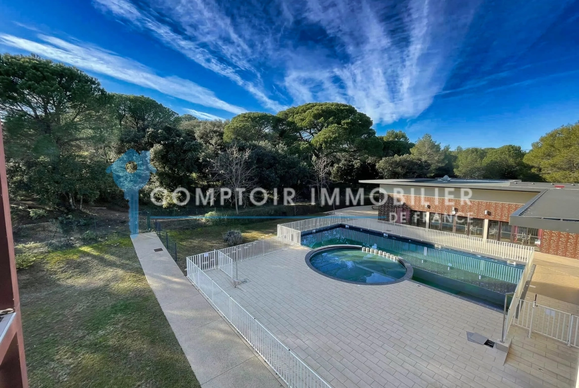 Appartement T3 avec terrasse et parking à Remoulins, idéal investissement ou résidence secondaire 