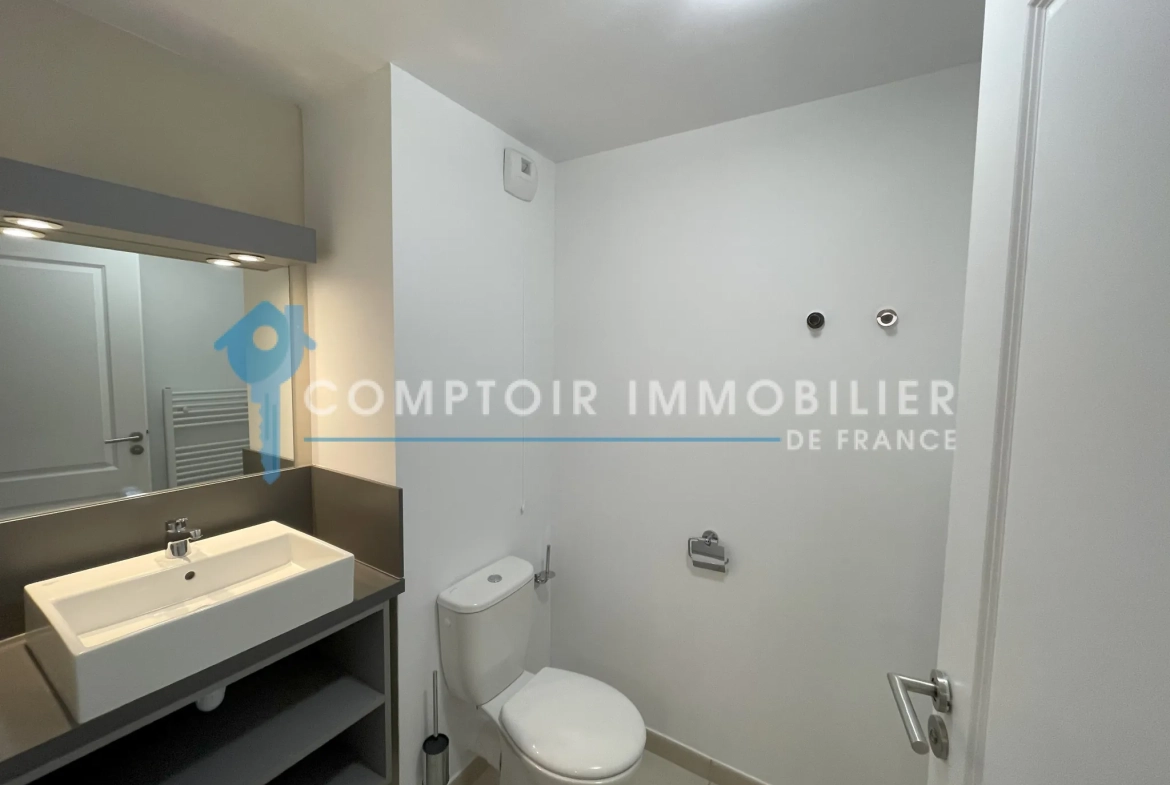 Appartement T3 avec terrasse et parking à Remoulins, idéal investissement ou résidence secondaire 