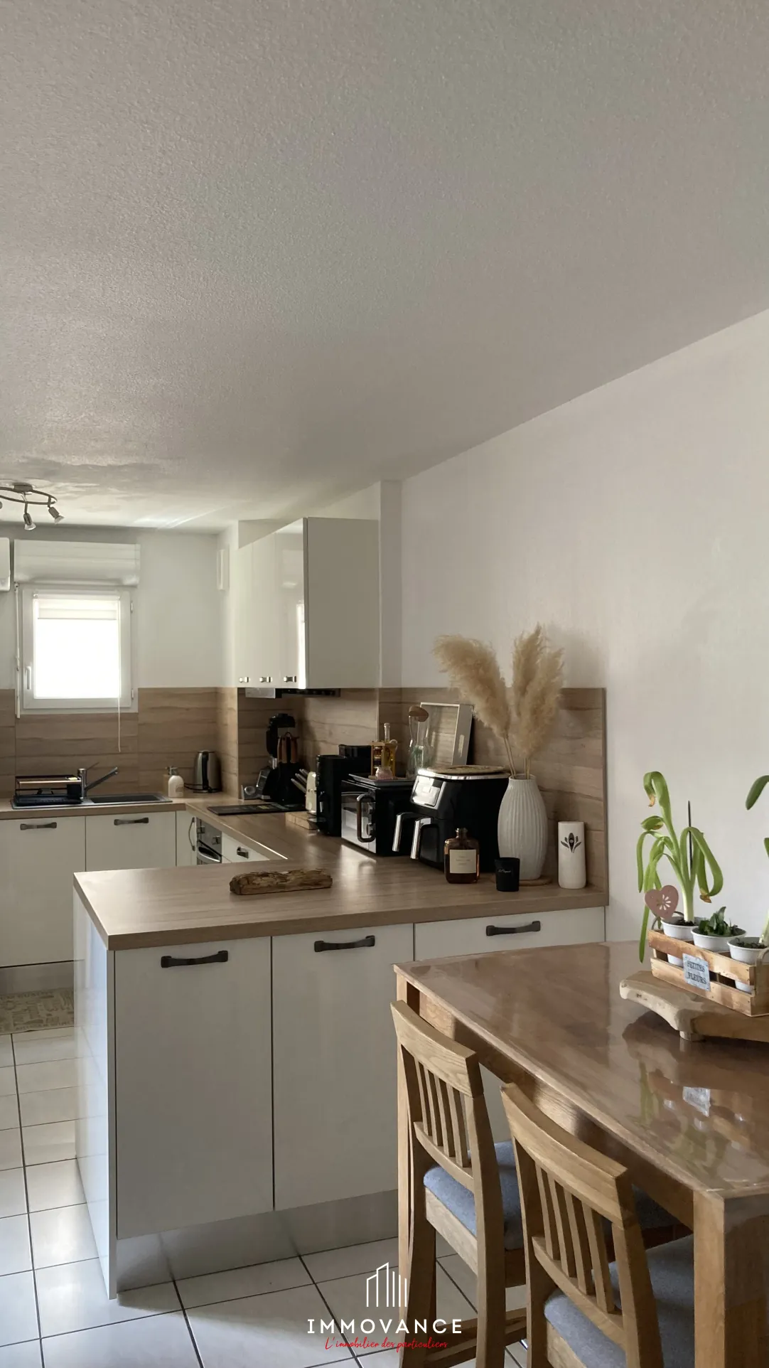 Appartement T3 à vendre à Agde avec terrasse ensoleillée et parking privé 