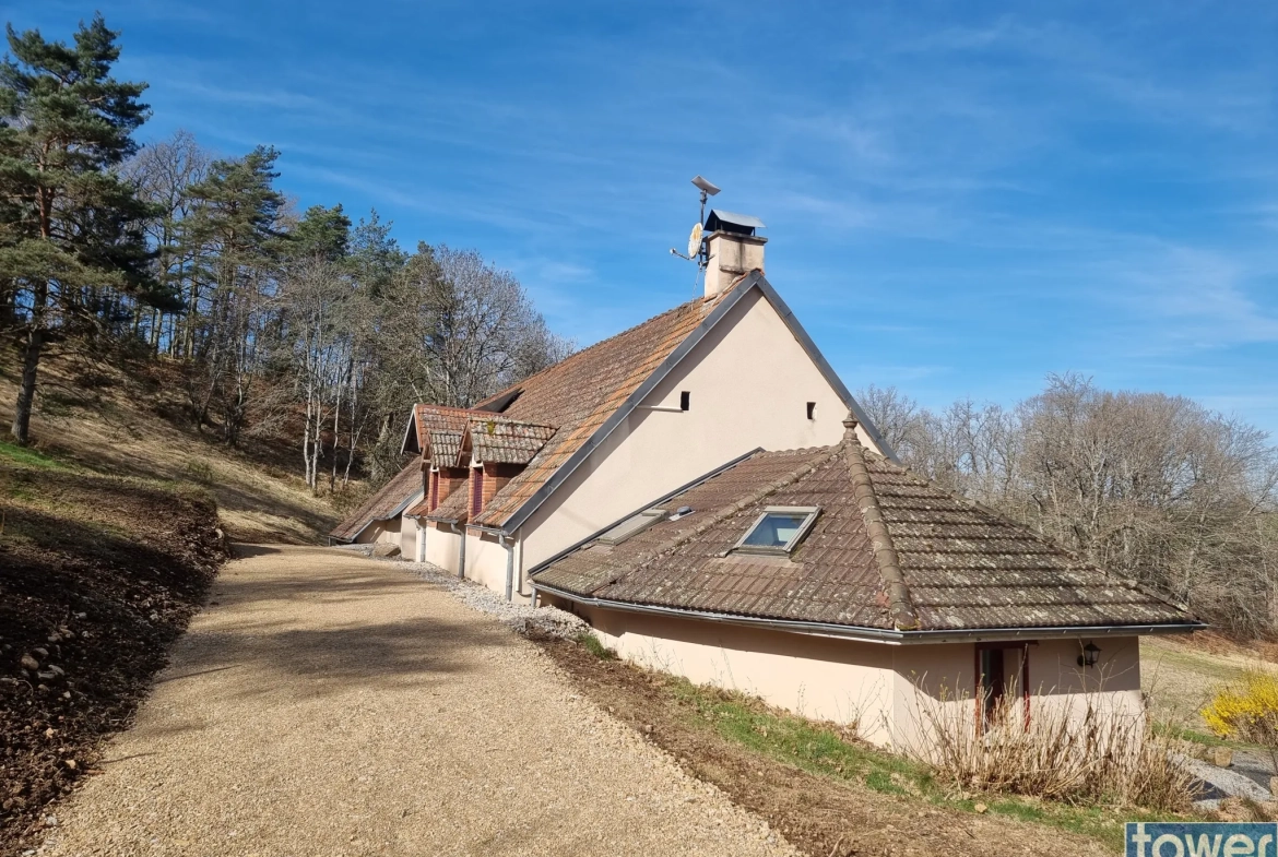 Belle longère de 140 m² avec terrain de 3,5 hectares à Cros 