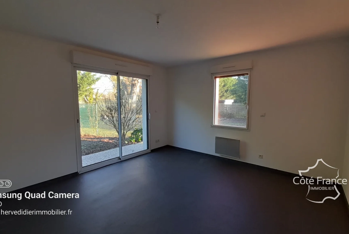 Maison contemporaine à Clermont-Créans 72200 avec grand terrain de 2700m² 
