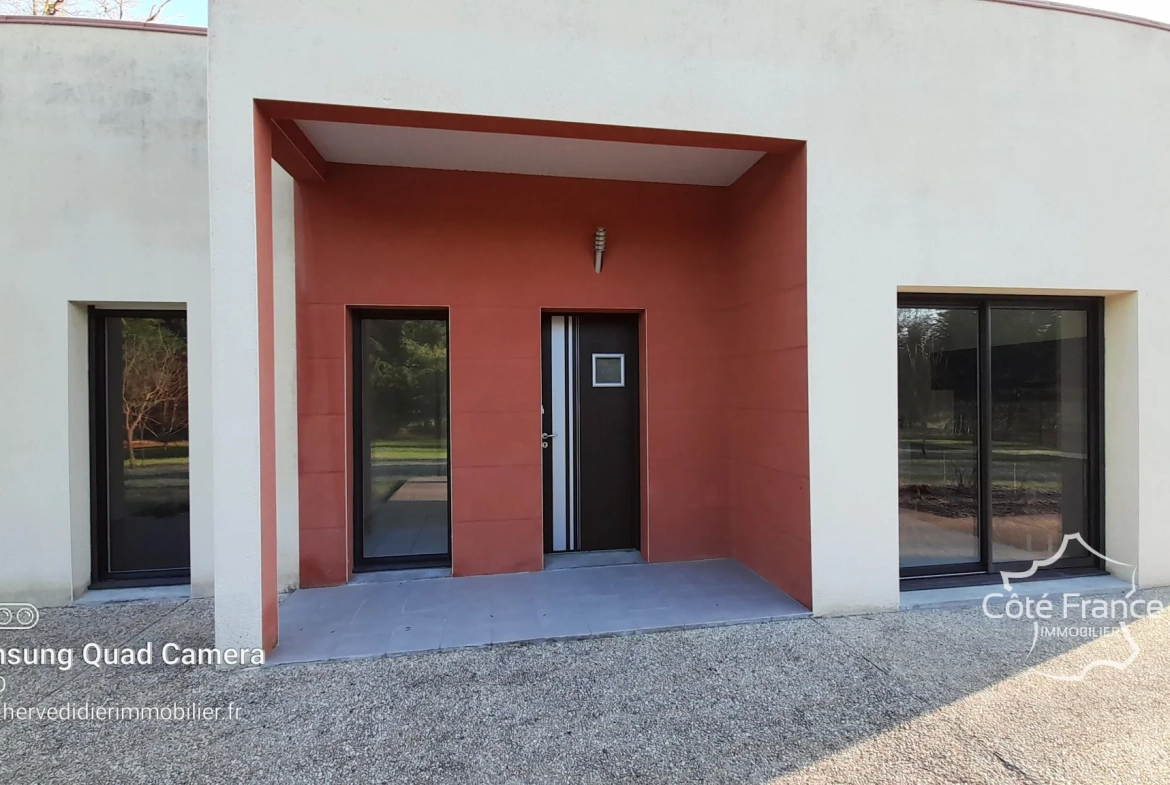 Maison contemporaine à Clermont-Créans 72200 avec grand terrain de 2700m² 