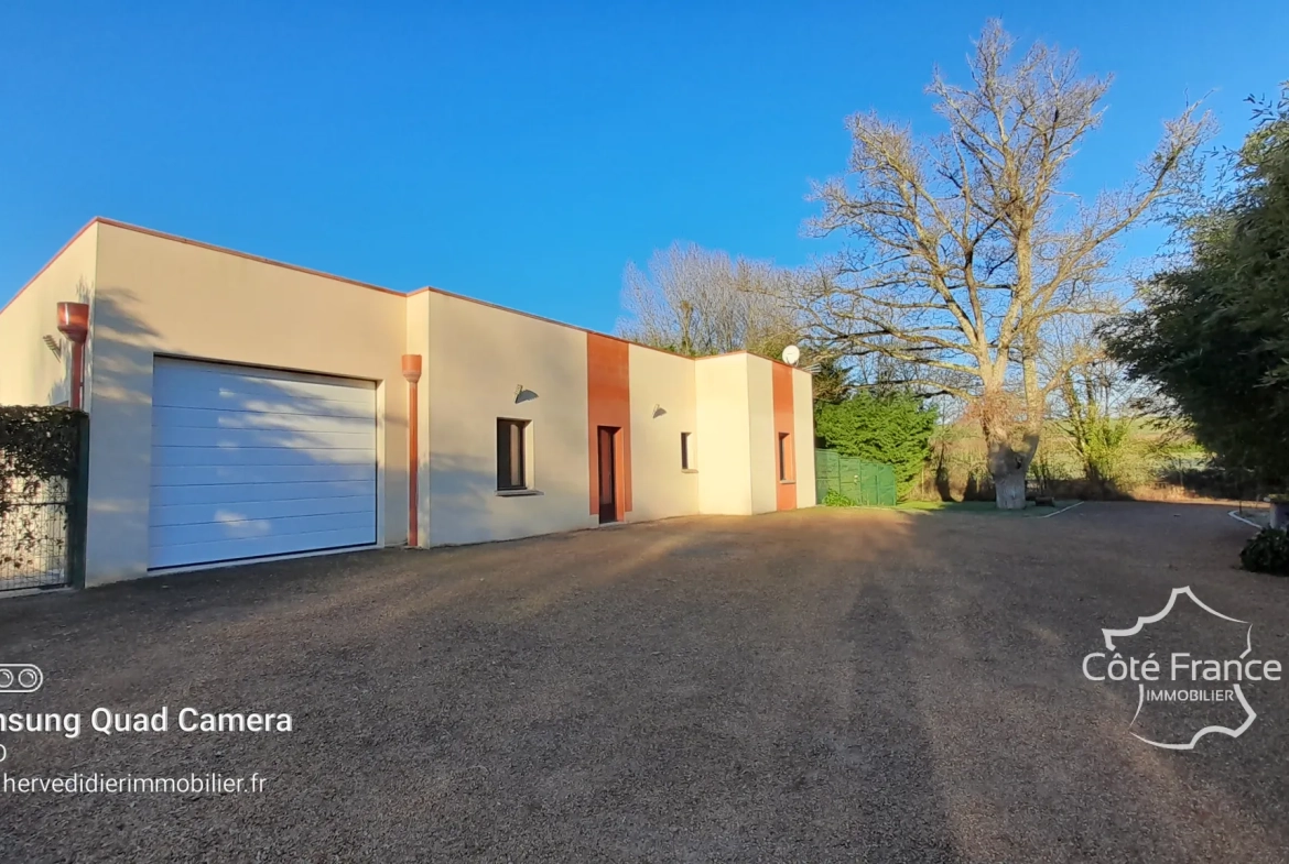 Maison contemporaine à Clermont-Créans 72200 avec grand terrain de 2700m² 